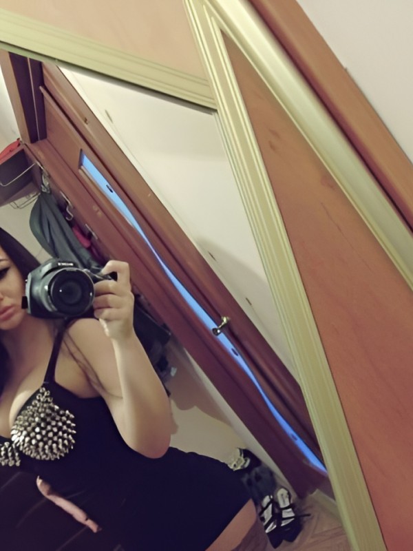 Дарина привлекательная девушка из Конаково цена от 1500 руб