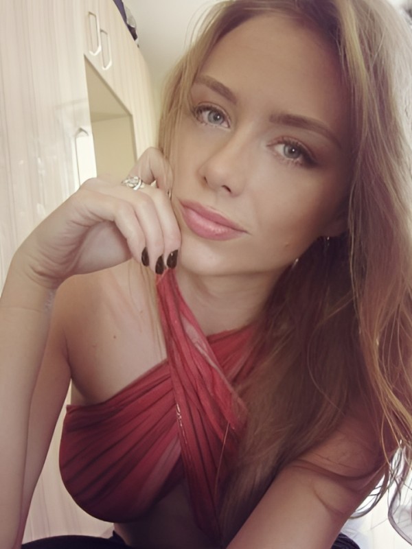 Ольга привлекательная девушка из Конаково цена от 1500 руб