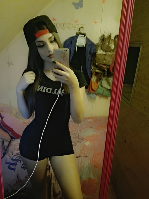 Рената привлекательная девушка из Конаково цена от 2000 руб