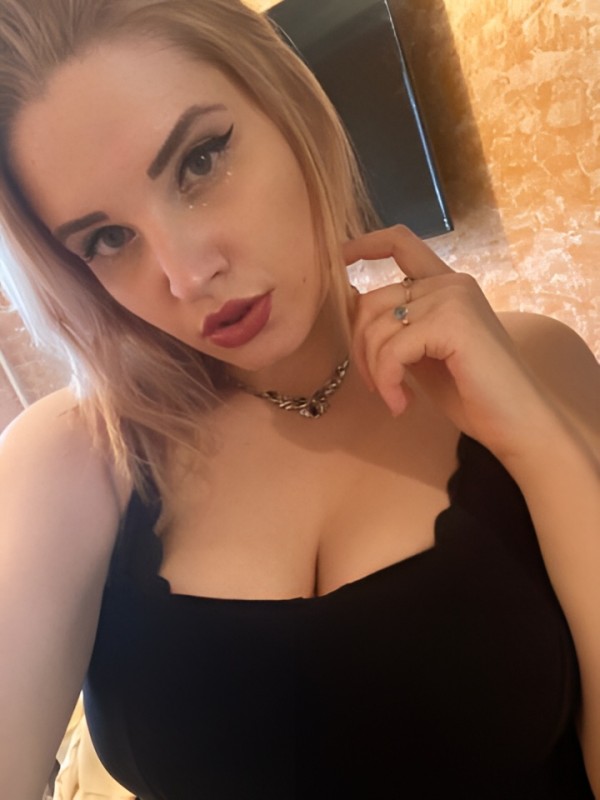 Роксана привлекательная девушка из Конаково цена от 2000 руб